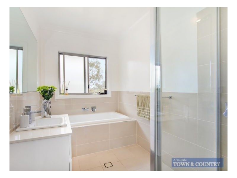 14 Illallangi Close, Armidale NSW 2350