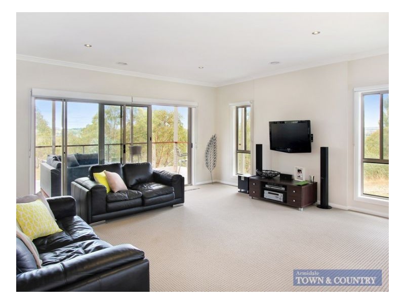 14 Illallangi Close, Armidale NSW 2350