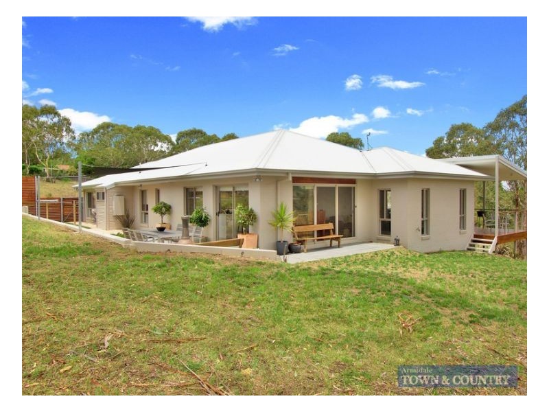 14 Illallangi Close, Armidale NSW 2350