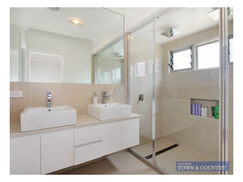 14 Illallangi Close, Armidale NSW 2350