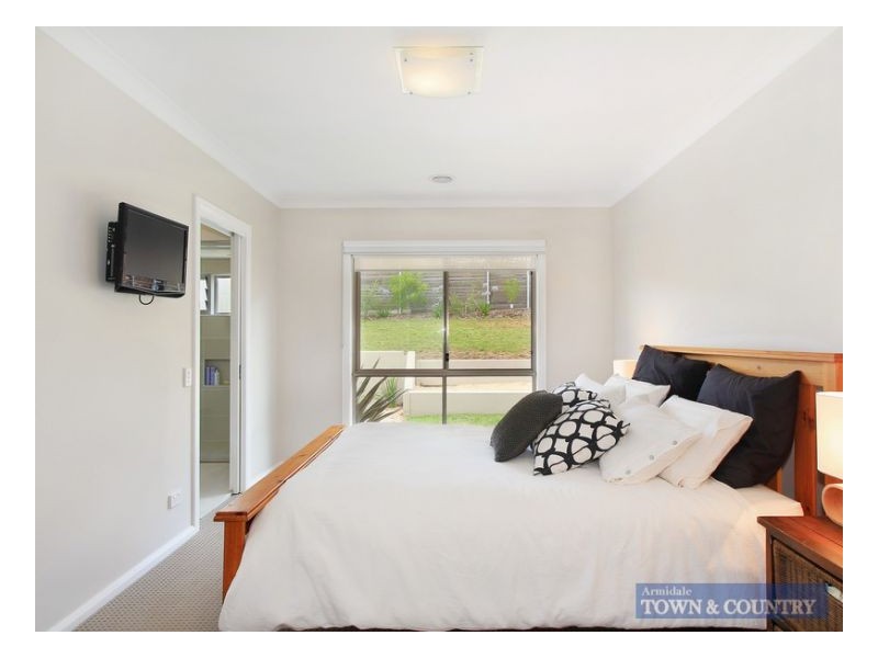 14 Illallangi Close, Armidale NSW 2350