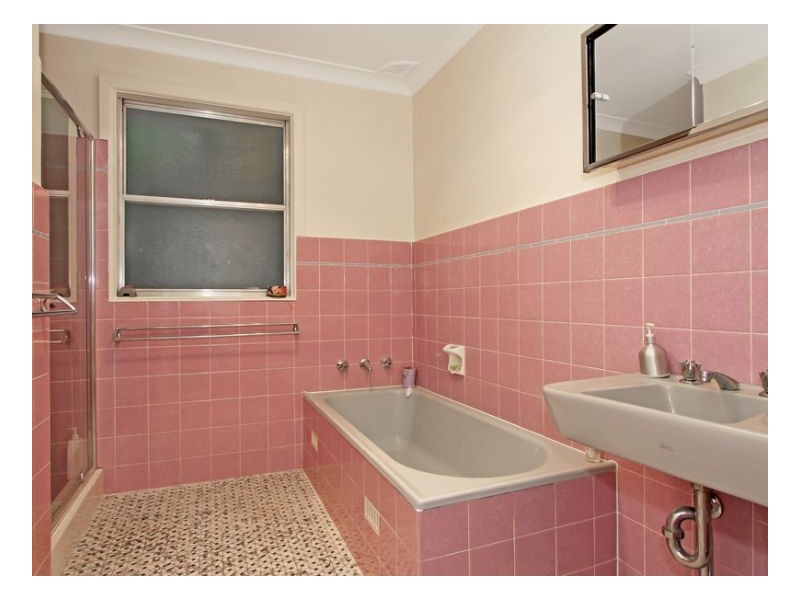 17 Duval Street, Armidale NSW 2350