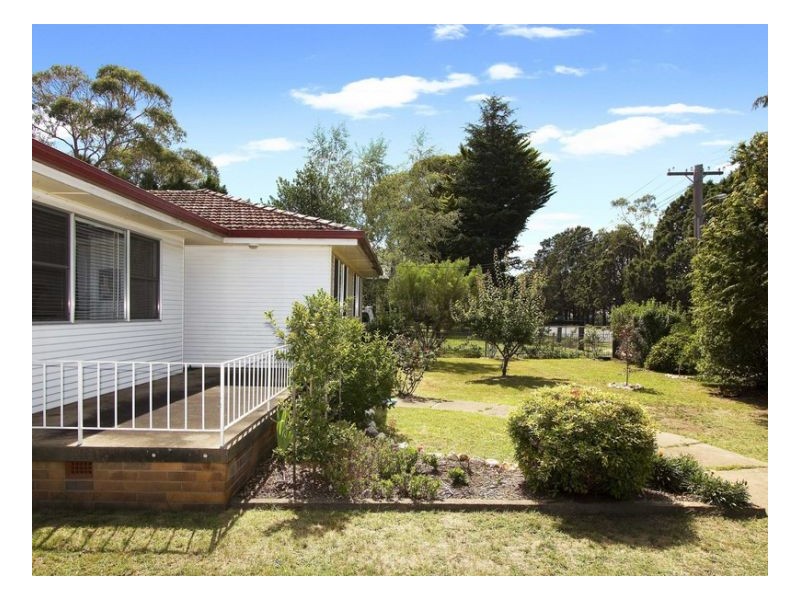 17 Duval Street, Armidale NSW 2350