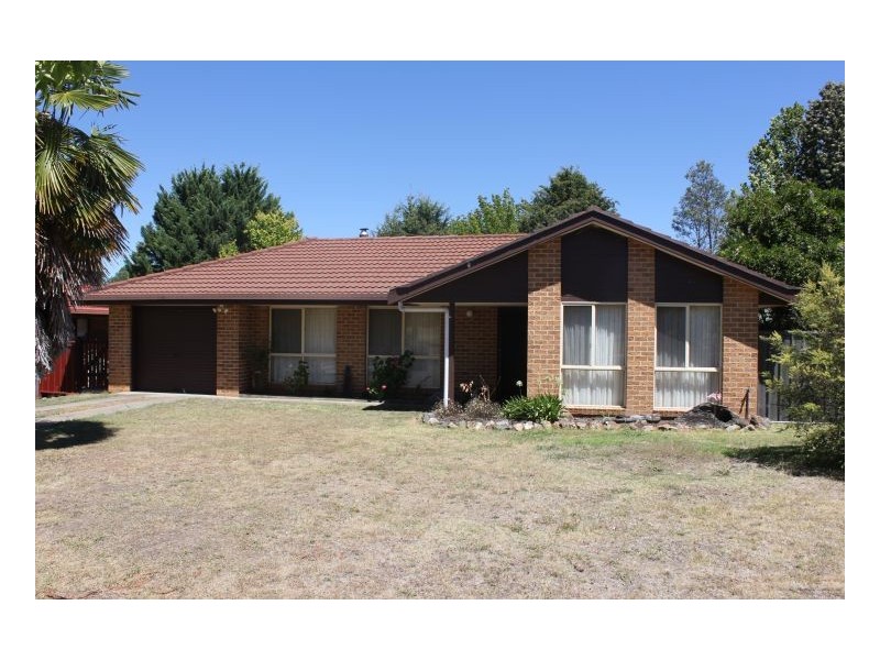 87 Macdonald Drive, Armidale NSW 2350