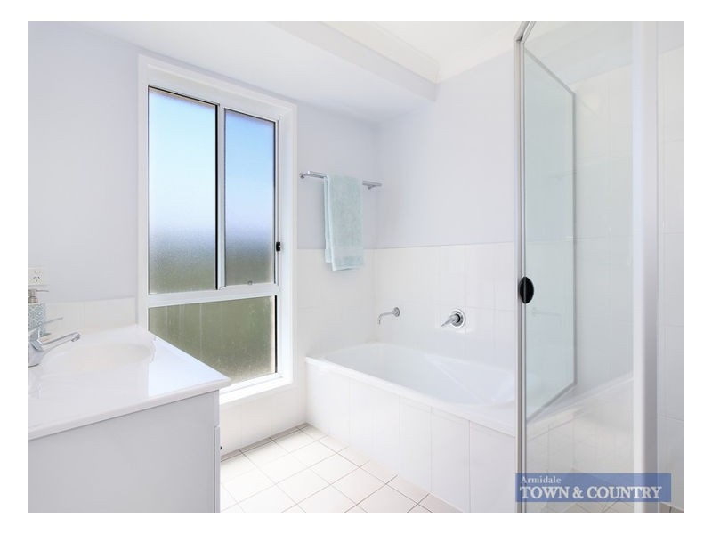 6 Netherton Park Avenue, Armidale NSW 2350