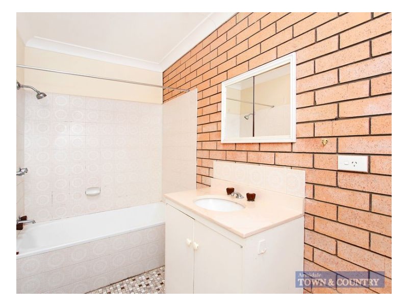 2/20 Drummond Avenue, Armidale NSW 2350