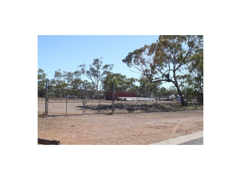 4 Nobby Road, Lightning Ridge NSW 2834