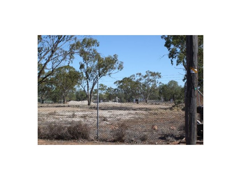 4 Nobby Road, Lightning Ridge NSW 2834