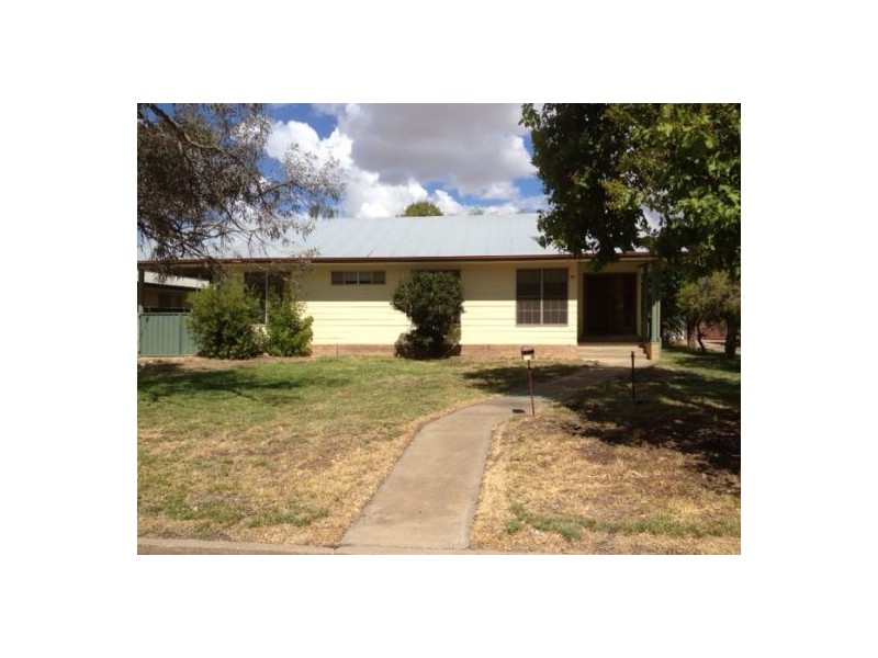 17 Gilbert Street, Walgett NSW 2832