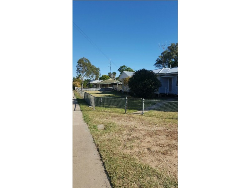 Unit 1,2 & 3 32 Euroka Street, Walgett NSW 2832