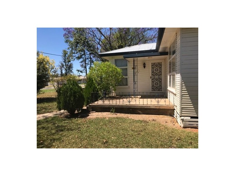 38 Earl Street, Collarenebri NSW 2833