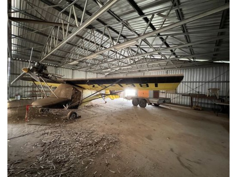 Hangar 3 Fred Reece Way, Lightning Ridge NSW 2834