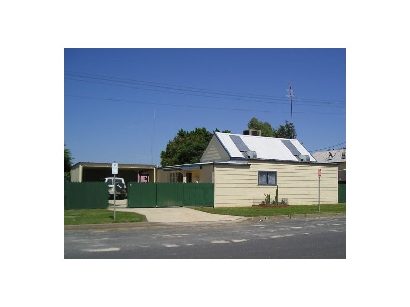 11 Earl Street, Collarenebri NSW 2833