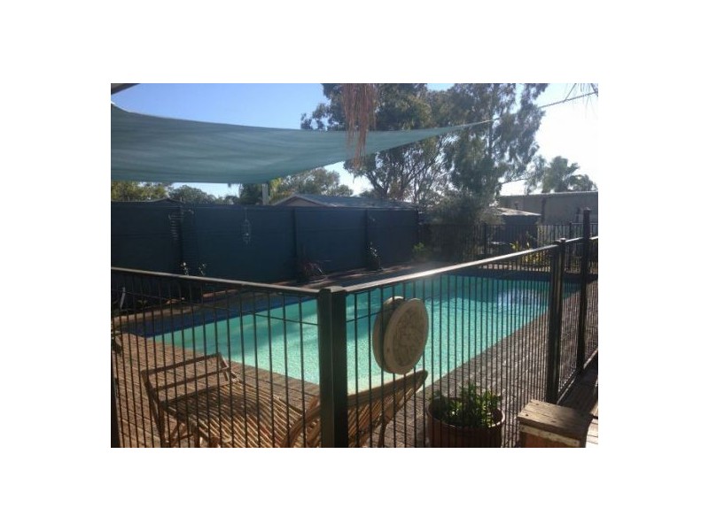 33 Nettleton Drive, Lightning Ridge NSW 2834