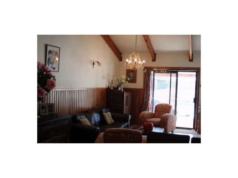 33 Nettleton Drive, Lightning Ridge NSW 2834