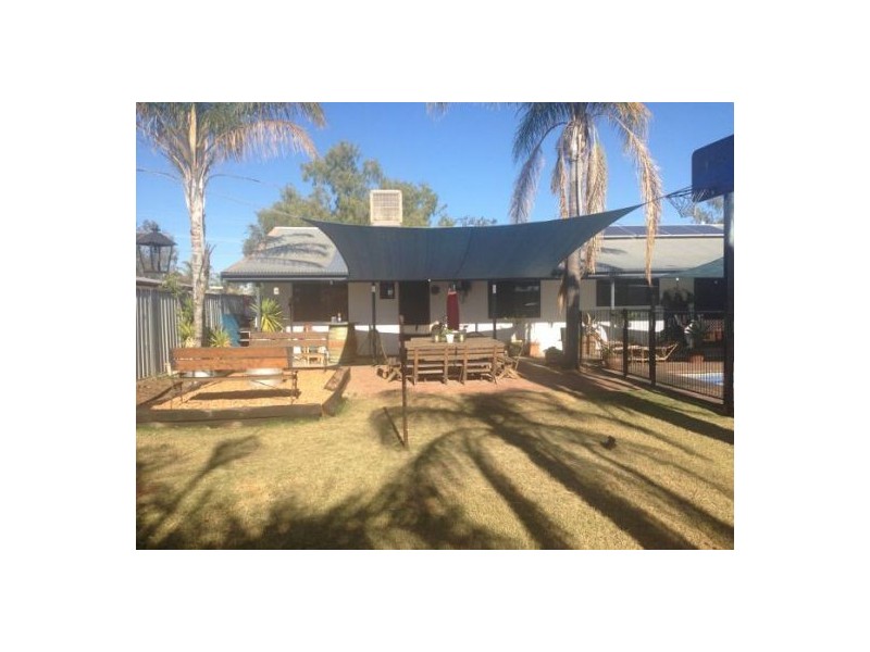 33 Nettleton Drive, Lightning Ridge NSW 2834