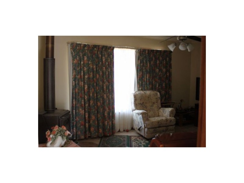 27 Nettleton Drive, Lightning Ridge NSW 2834