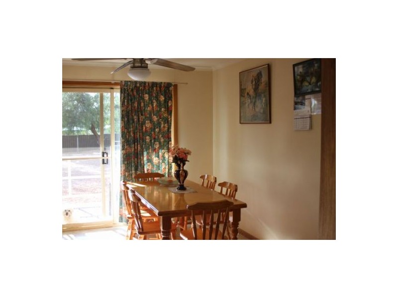 27 Nettleton Drive, Lightning Ridge NSW 2834