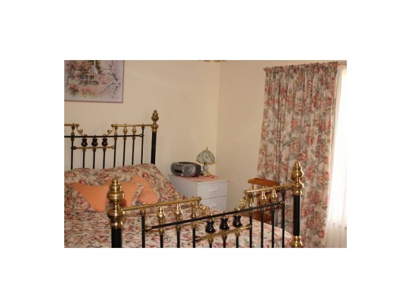 27 Nettleton Drive, Lightning Ridge NSW 2834