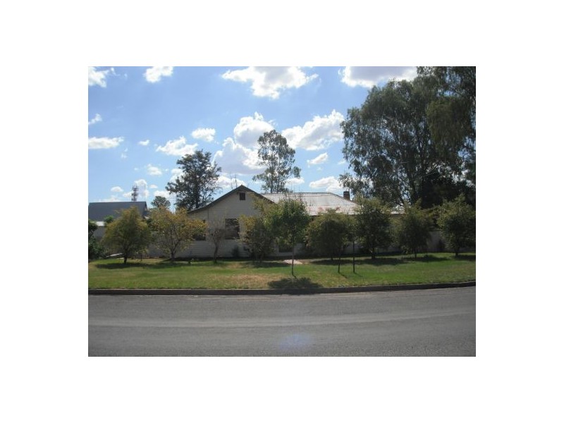 12 Namoi Street, Walgett NSW 2832