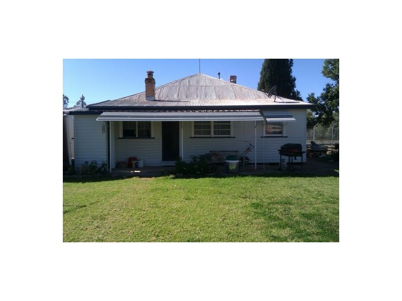 25 Earl Street, Collarenebri NSW 2833