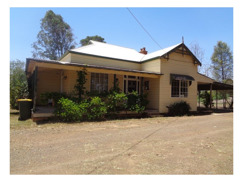 2 Racecourse Road, Wingham NSW 2429