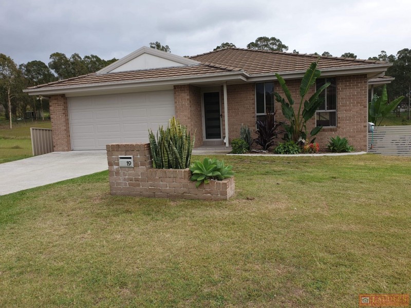 19 Country Club Drive, Wingham NSW 2429