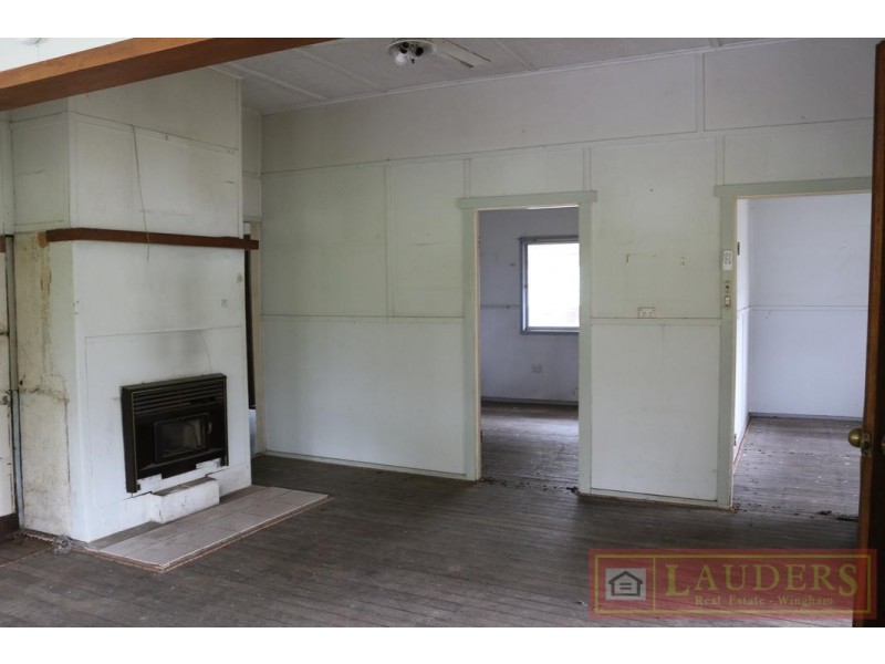 37 Combined Street, Wingham NSW 2429