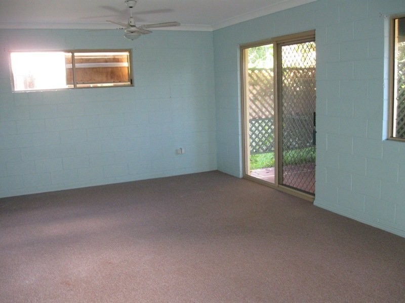 122 Hammond Street, Urangan QLD 4655