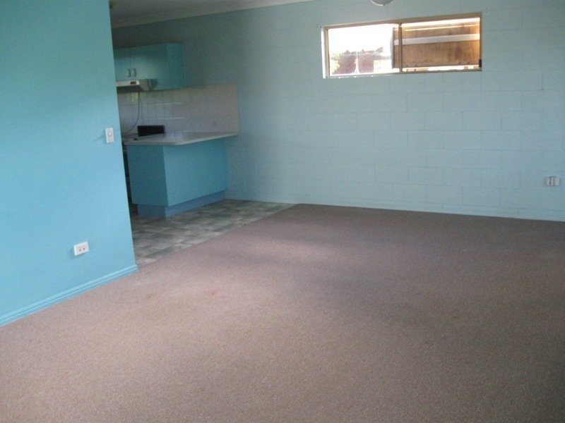 122 Hammond Street, Urangan QLD 4655