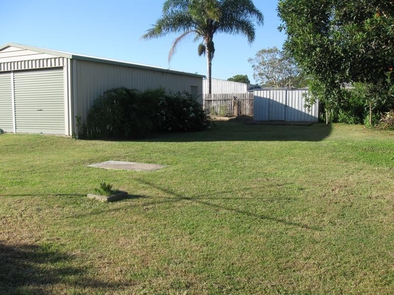 122 Hammond Street, Urangan QLD 4655