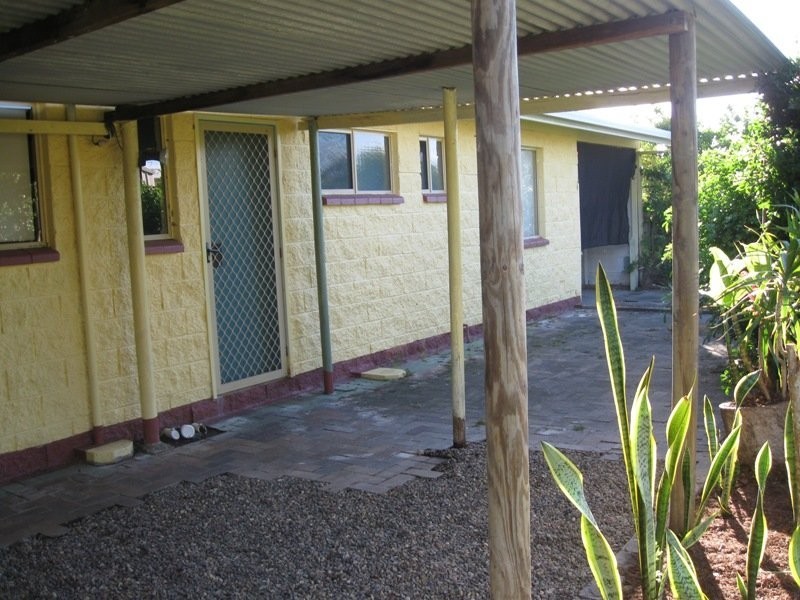 122 Hammond Street, Urangan QLD 4655