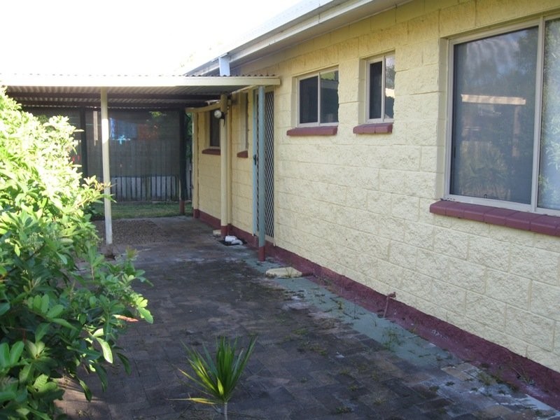122 Hammond Street, Urangan QLD 4655