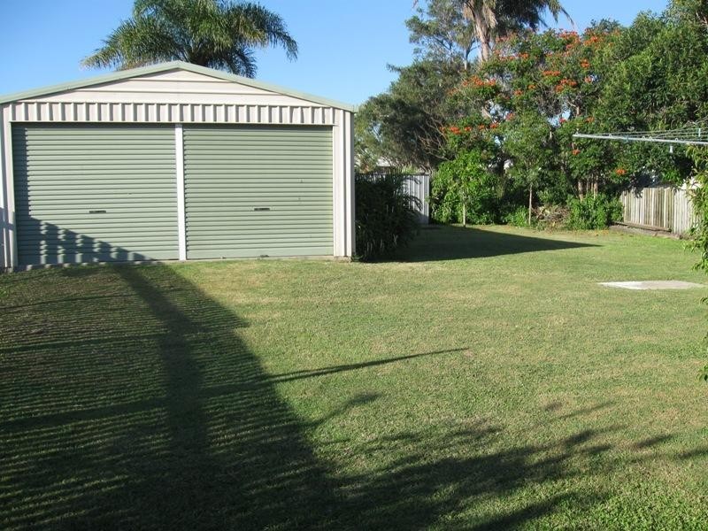 122 Hammond Street, Urangan QLD 4655