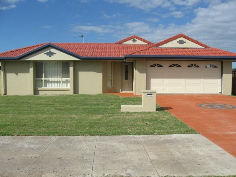 98 Endeavour Way, Eli Waters QLD 4655