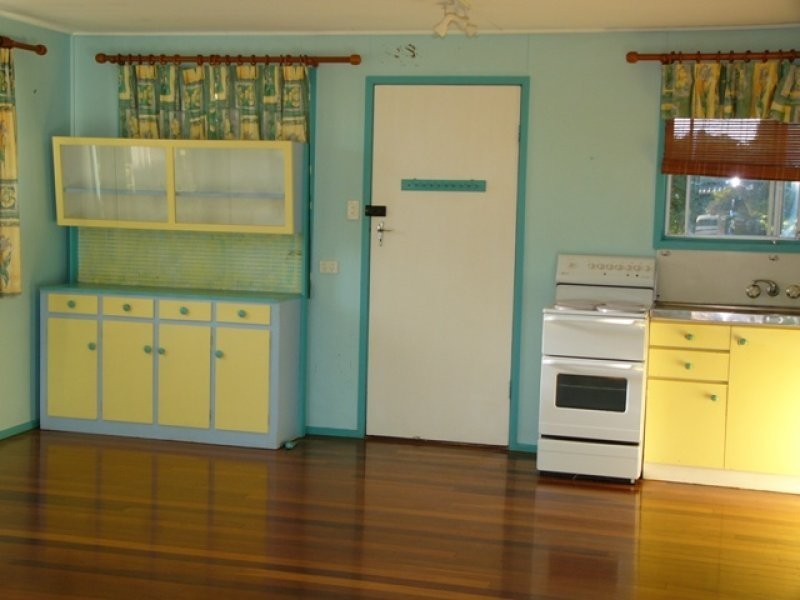30 Hillcrest Avenue, Maryborough QLD 4650