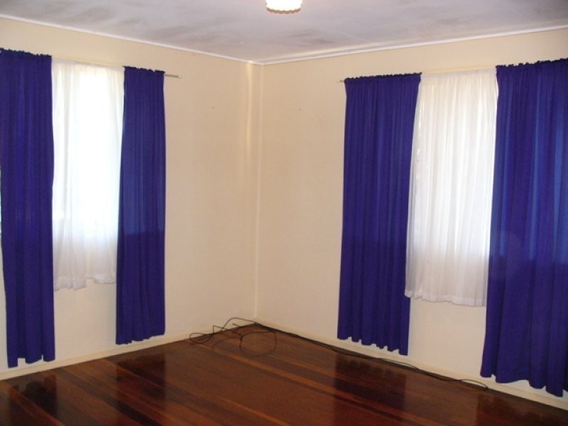 30 Hillcrest Avenue, Maryborough QLD 4650