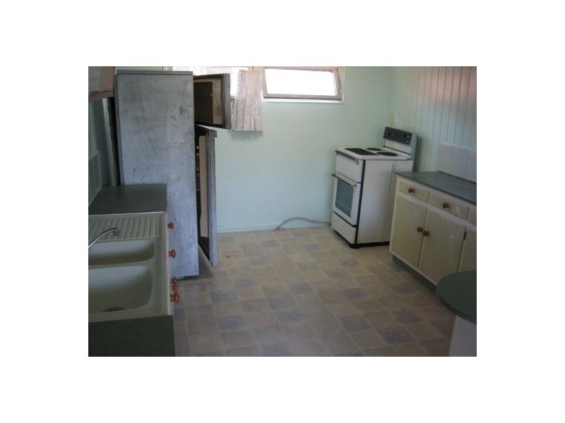 16 Cran Street, Tinana QLD 4650