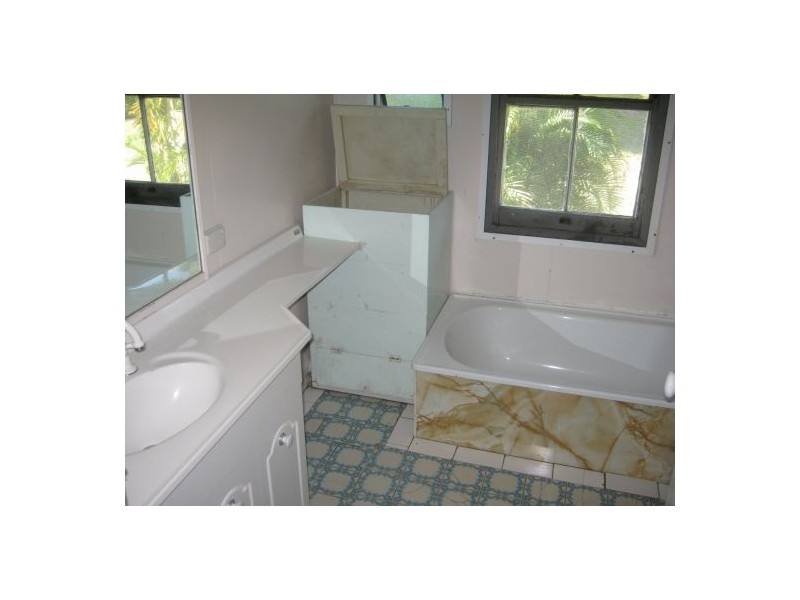 16 Cran Street, Tinana QLD 4650