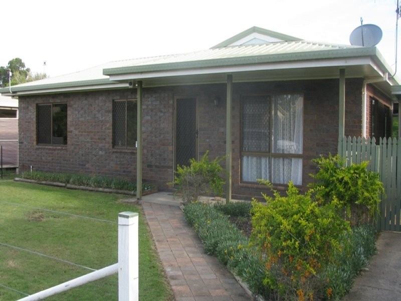 21 White Street, Point Vernon QLD 4655
