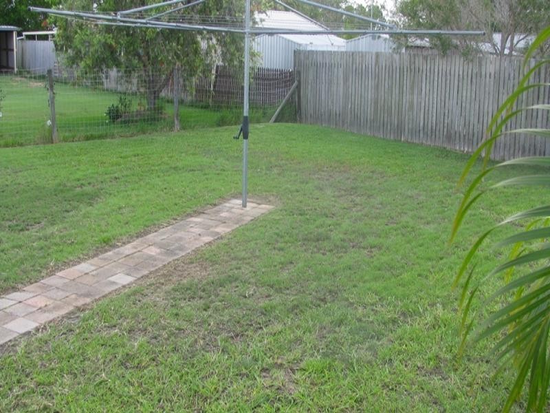 21 White Street, Point Vernon QLD 4655