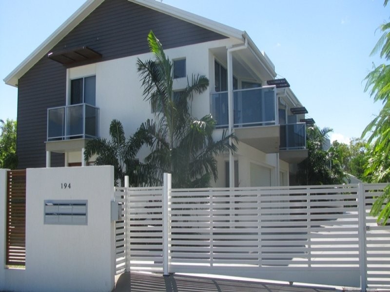4/194 Cypress Street, Urangan QLD 4655
