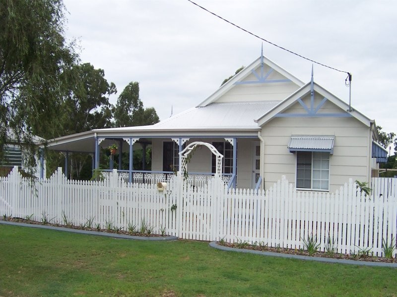 77 Dundas Street, Granville QLD 4650