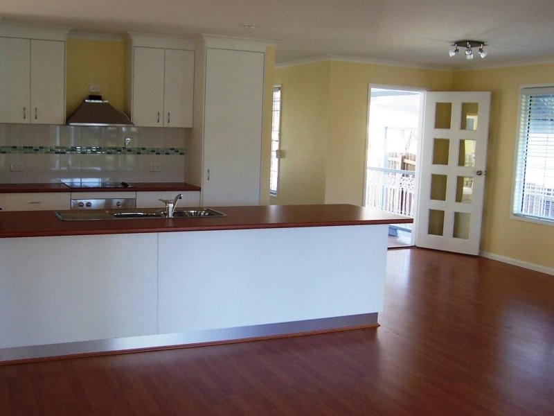 77 Dundas Street, Granville QLD 4650