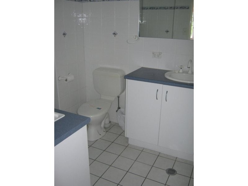 10/407 Esplanade, Torquay QLD 4655