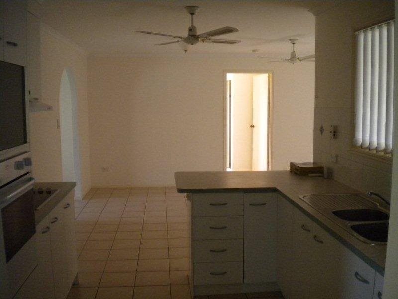 37 Foreshore Drive, Urangan QLD 4655