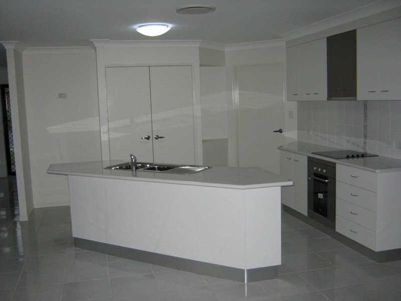 8 Cheyne Circuit, Tinana QLD 4650