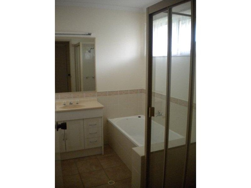 1 King Richard Court, Urangan QLD 4655