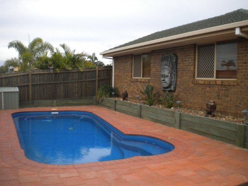 1 King Richard Court, Urangan QLD 4655