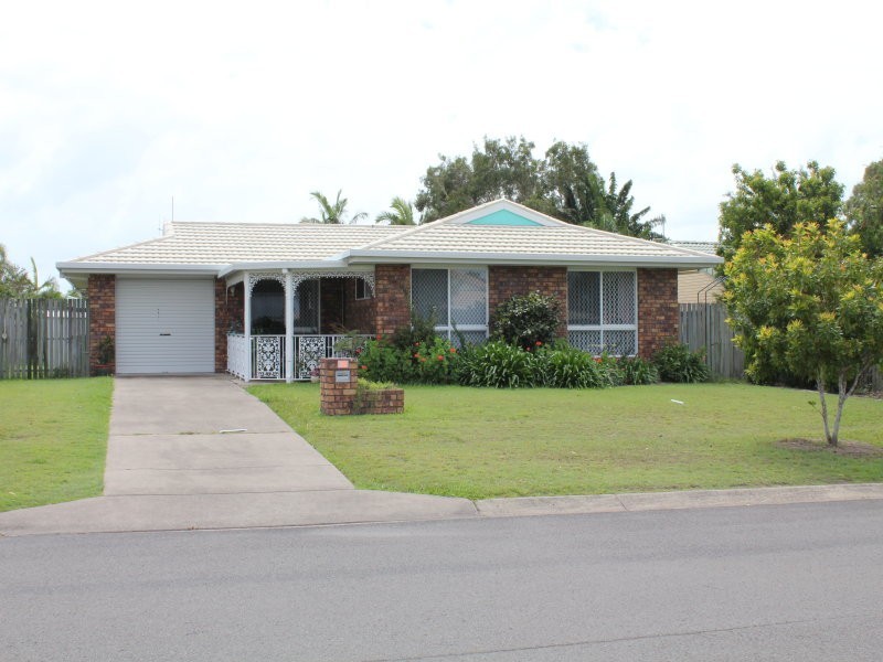 25 Aimee Drive, Urangan QLD 4655